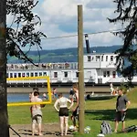 Idylliske Evjua Ved Mjosa *