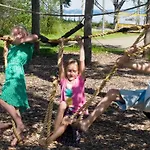Idylliske Evjua Ved Mjosa Skreia