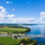Idylliske Evjua Ved Mjosa