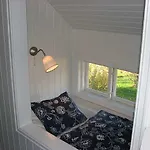 Idylliske Evjua Ved Mjosa