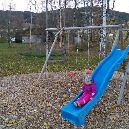 Idylliske Evjua Ved Mjosa * Skreia