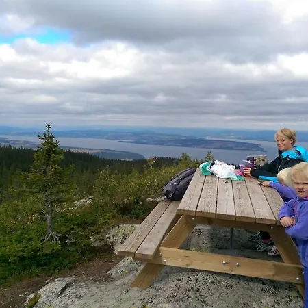 Idylliske Evjua Ved Mjosa Campsite Skreia