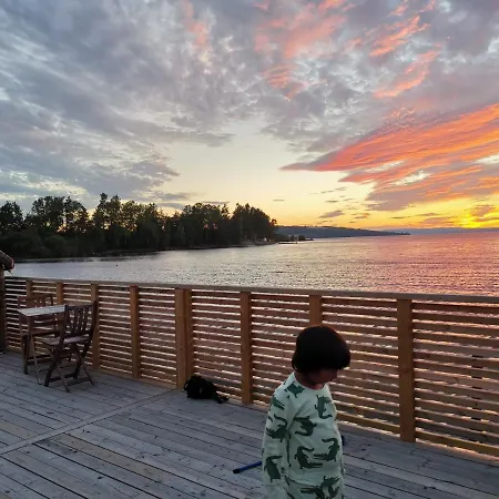 Idylliske Evjua Ved Mjosa Campsite