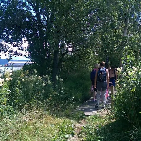 Idylliske Evjua Ved Mjosa *