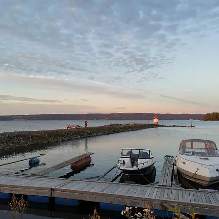 Idylliske Evjua Ved Mjosa Campsite