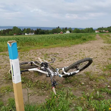 Idylliske Evjua Ved Mjosa Campsite Skreia