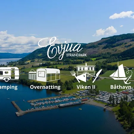 Idylliske Evjua Ved Mjosa
