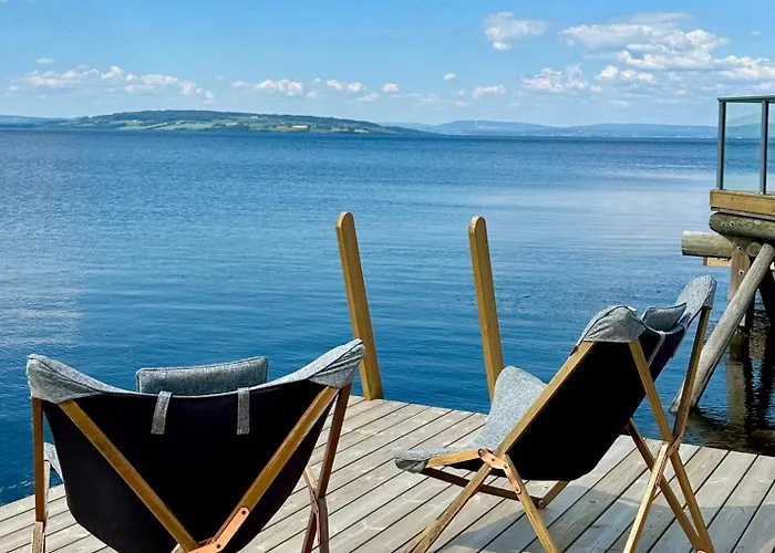 Idylliske Evjua Ved Mjosa * Skreia