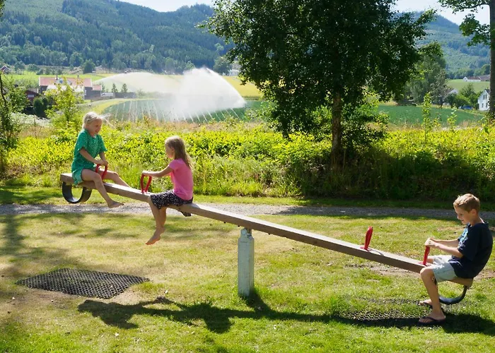 Idylliske Evjua Ved Mjosa Campingplads