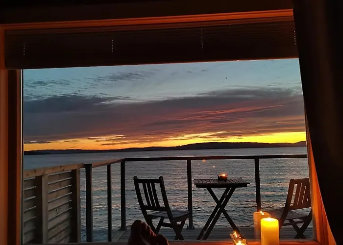 Idylliske Evjua Ved Mjosa *