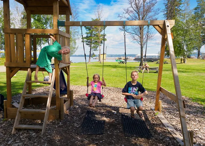 Idylliske Evjua Ved Mjosa Camping *