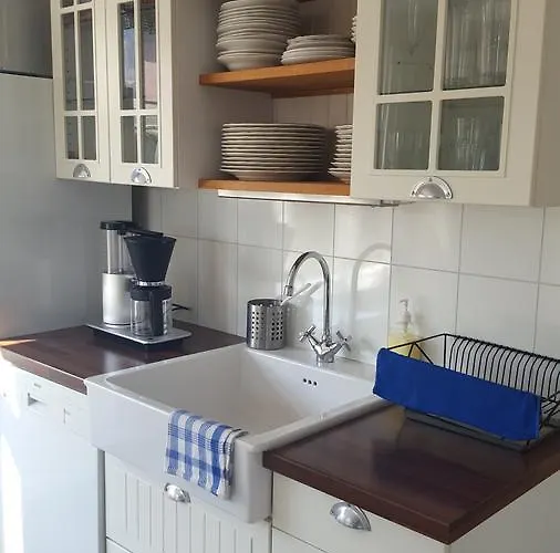 Idylliske Evjua Ved Mjosa Camping